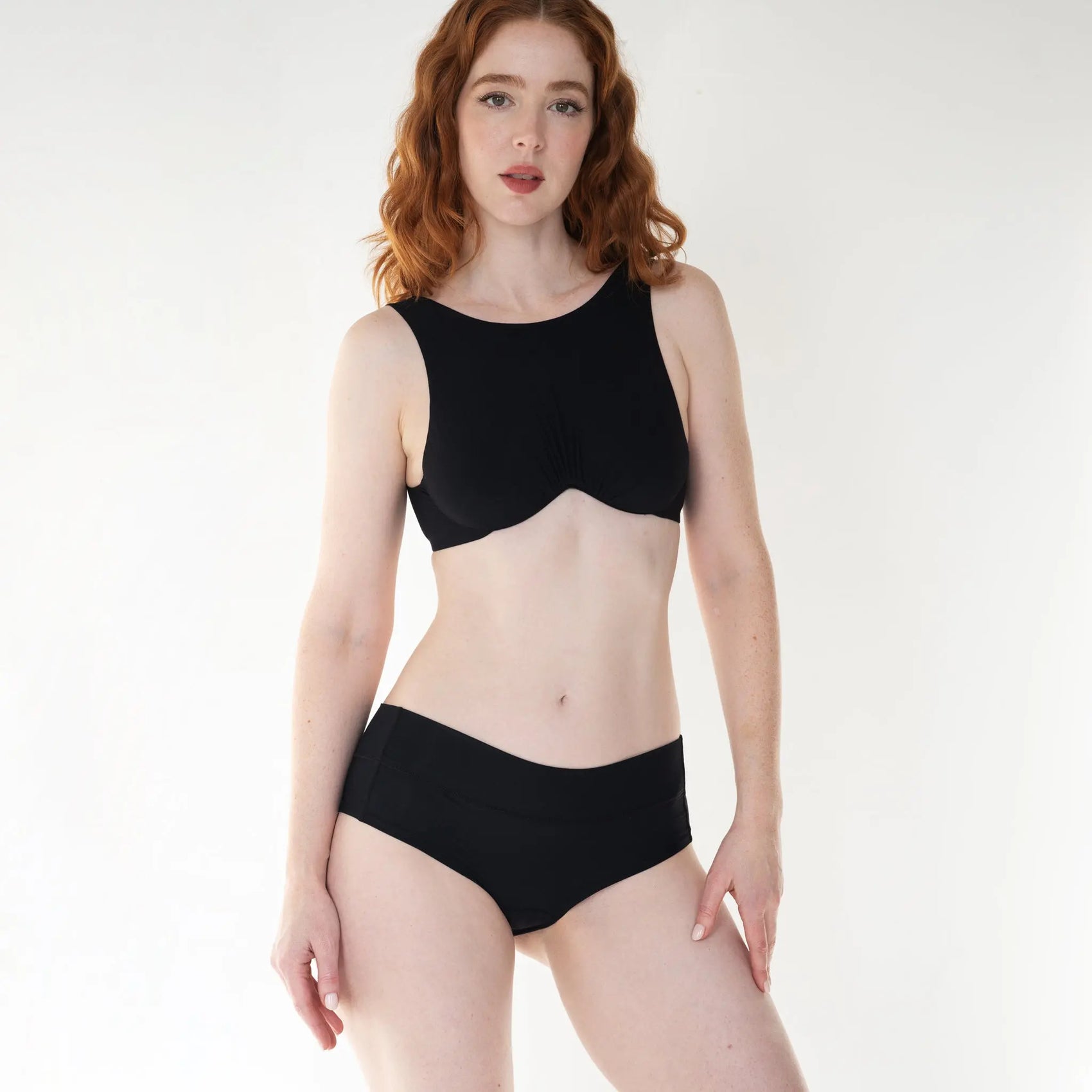 Model 5'7" wears bra size XS panty S
