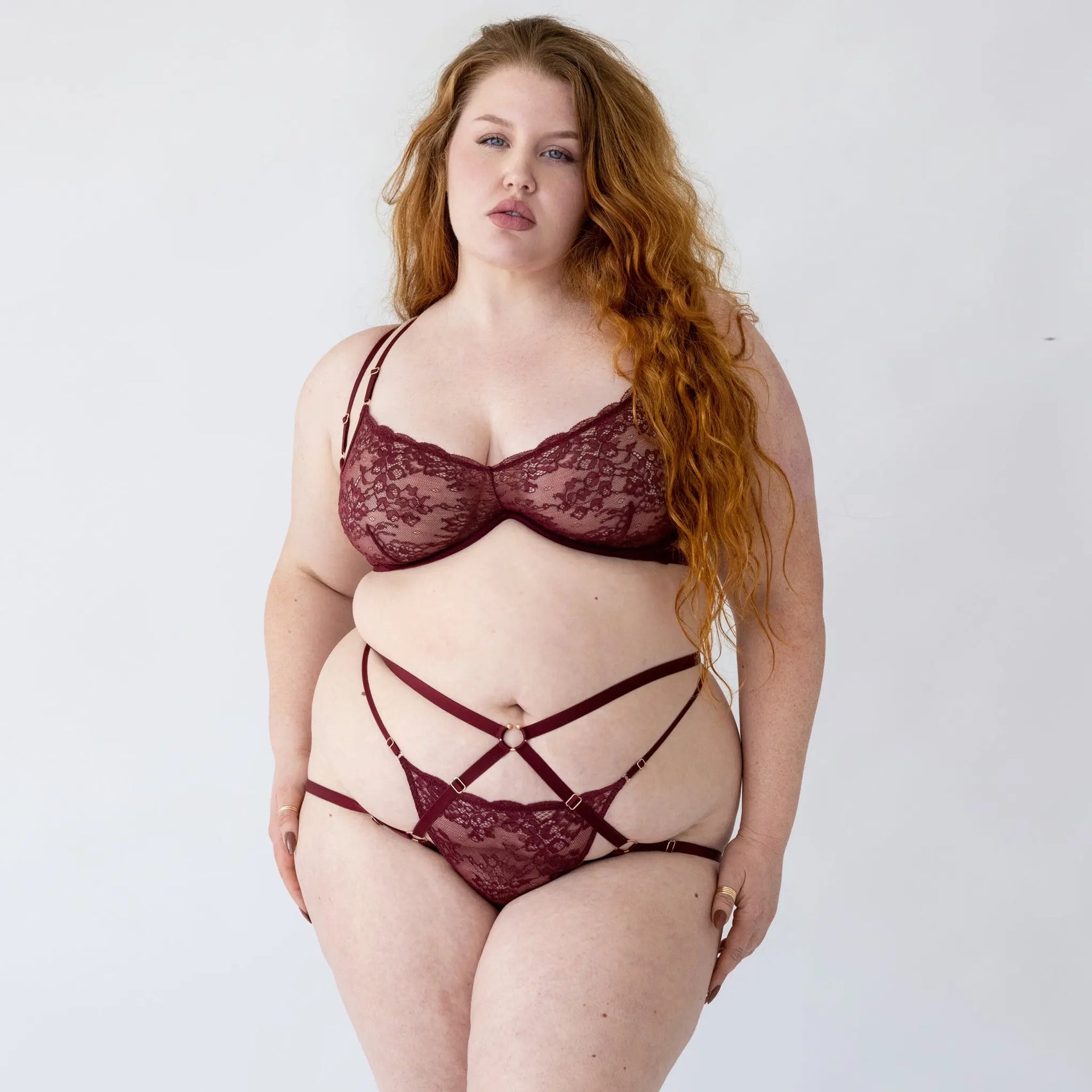 Model 5'4" wearing size XL
