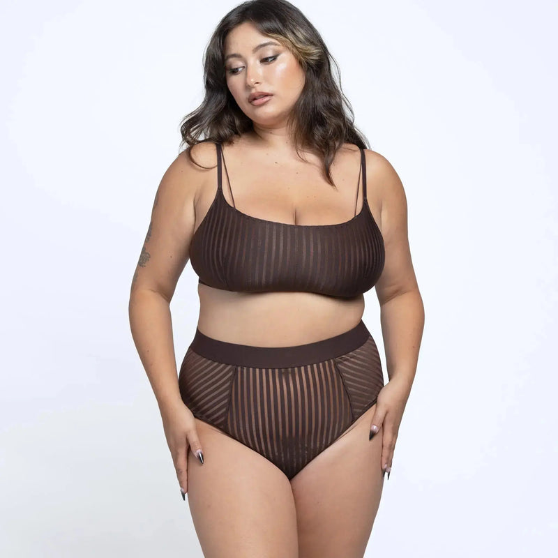 Model 5'6" 36F wearing bra size XXL/1X and panty XL