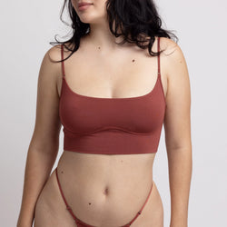 Model 5'5" size 34B wearing S