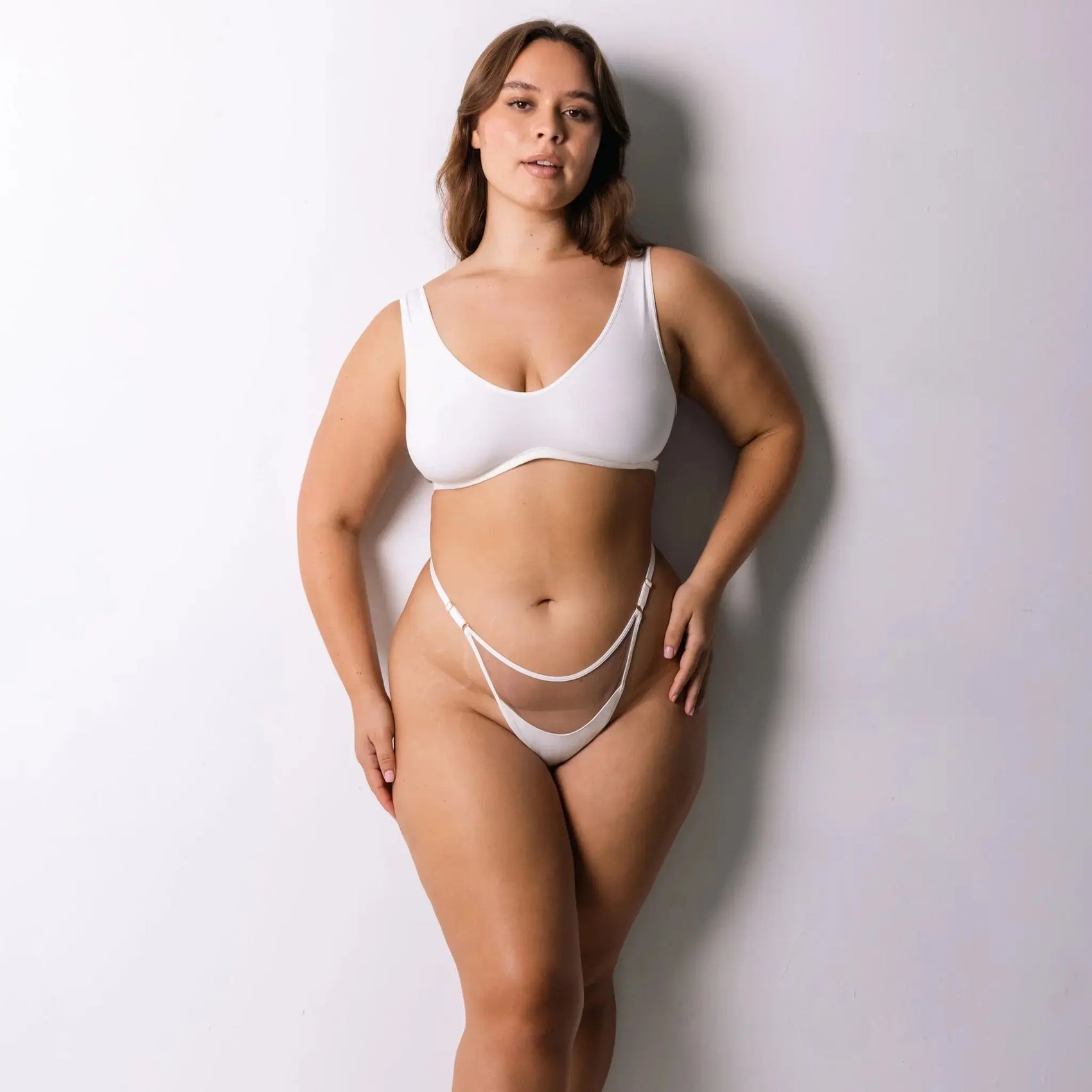 Model 5’7’’ 36DD wearing size XL