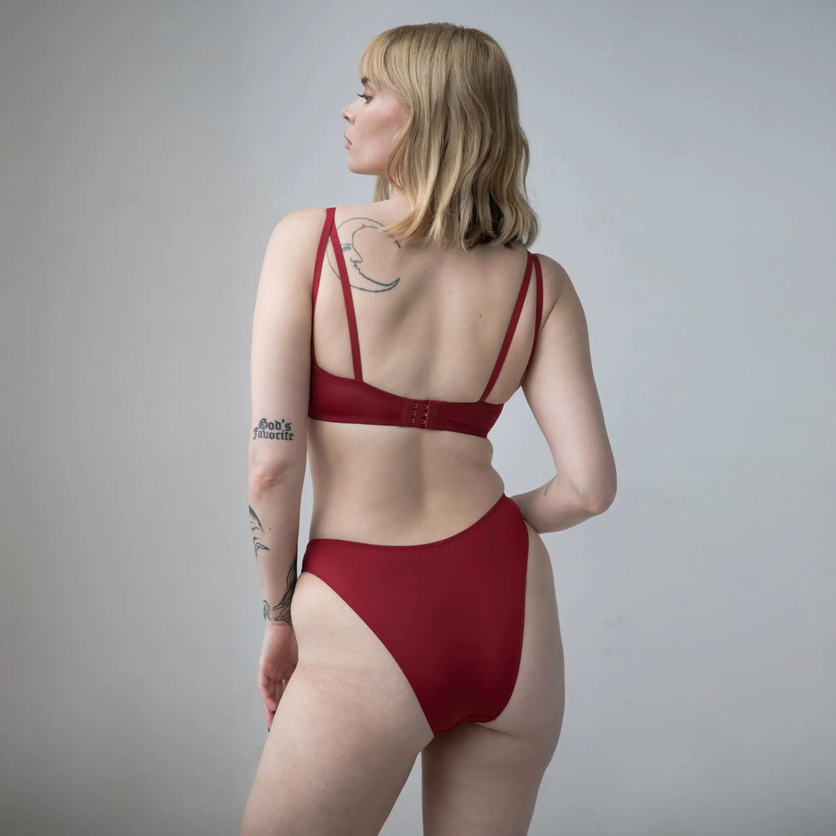 Red lace, underwire, high support bra with adjustable straps and back closure