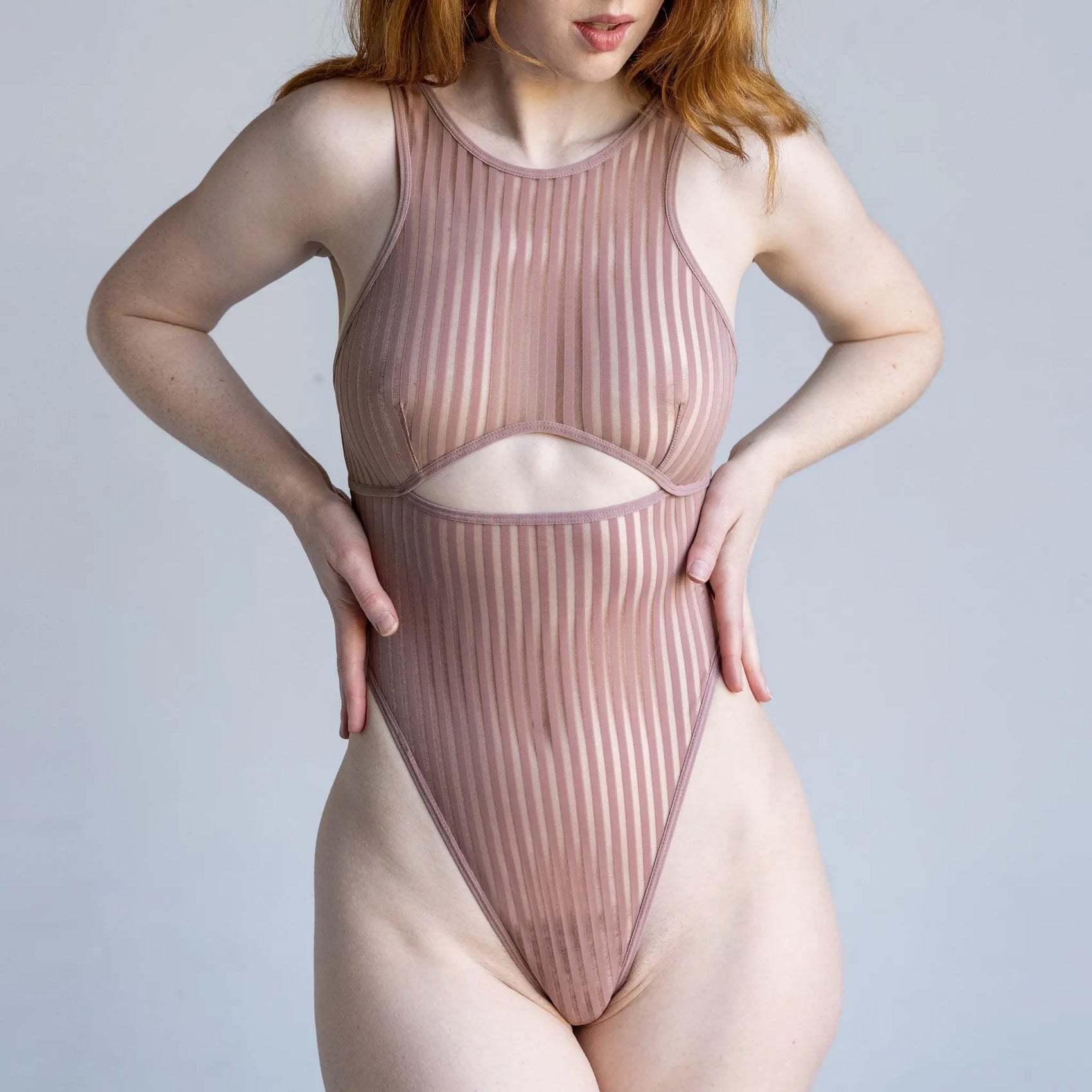 Model 5'7" wearing size S